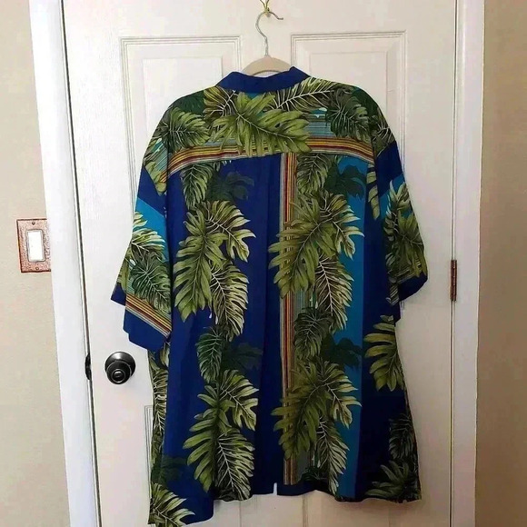 Tommy Bahama Men's Shirt 2XT - Picture 2 of 2